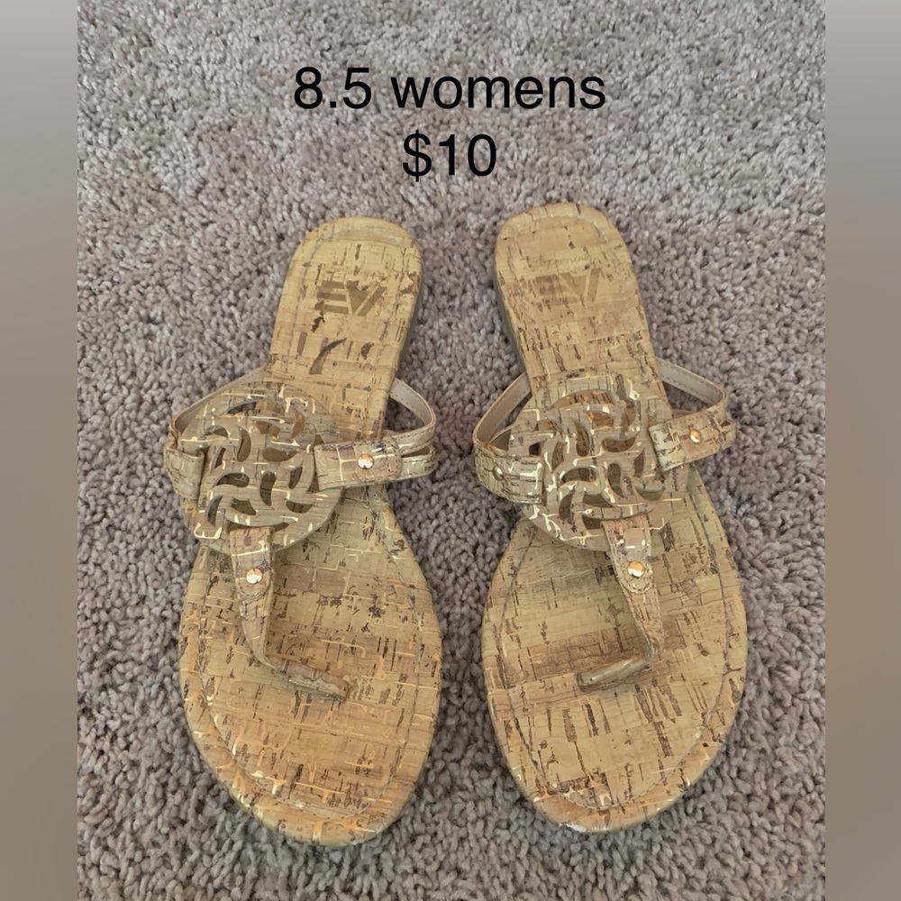 American Eagle thong flip flop